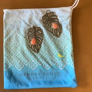 Kendra Scott vintage feather earring